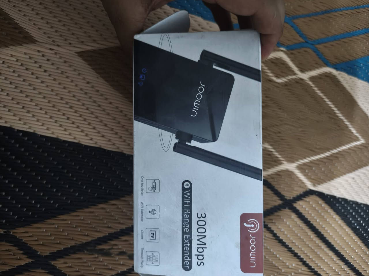 موفرلكم اليوم مقوي إشارة (WiFi Extender) من شركة Joowin الأصلية، الجهاز اللي ينهي سالفة "النت ميوصل للغرفة" أو "الإشارة ضعيفة ورا الحايط".
ليش تشتري هذا الجهاز؟
✅ يوصل السرعة لـ 300Mbps.
✅ تصميمه مرتب ويدعم اختراق الجدران (Through Walls).
✅ تنصيبه جداً سهل وميحتاج تعقيد.
✅ بي منفذ LAN إذا تريد تربط عليه شاشة أو لابتوب مباشرة.
​السعر: 25 ألف دينار (وبيه مجال طيب للشراي) 💰
المكان: بغداد - مدينة الصدر - شارع الفلاح - قطاع 40.
للتواصل والاستفسار: *********** 📞
