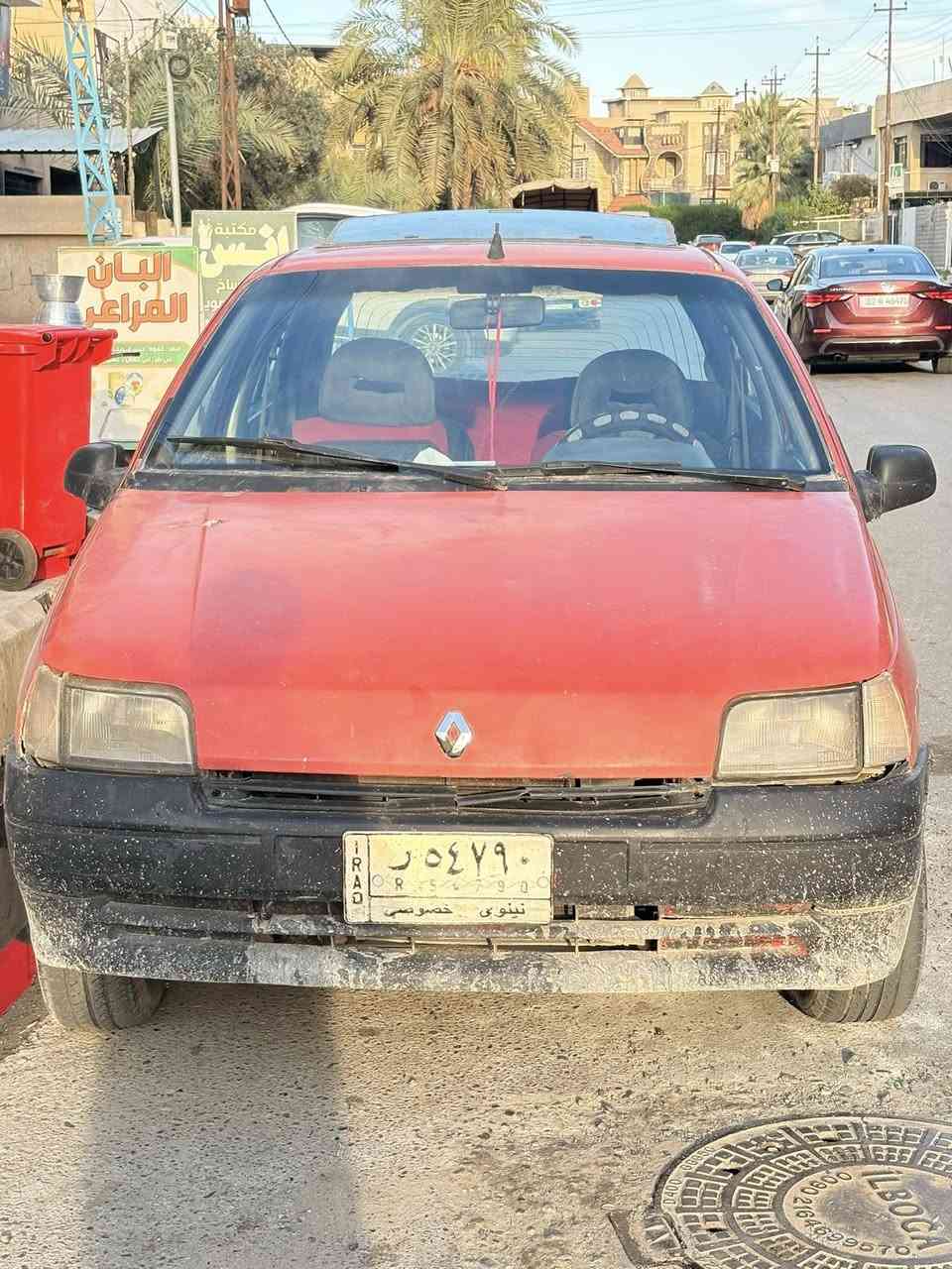 السلام عليكم
رينو كليو موديل 1991 
طخم امامي خلفي جديد 
باتري جديد 
وايرمنيه كلها شغالة
كير بشرط
مكينه بيها فط صرف يعوزها رنكات
سيارة جاهزة مال روحة وجية 
طالب عليها 18 وبيها مجال
للتواصل خاص او اتصل
*********** 
وترهم مراوس هم
