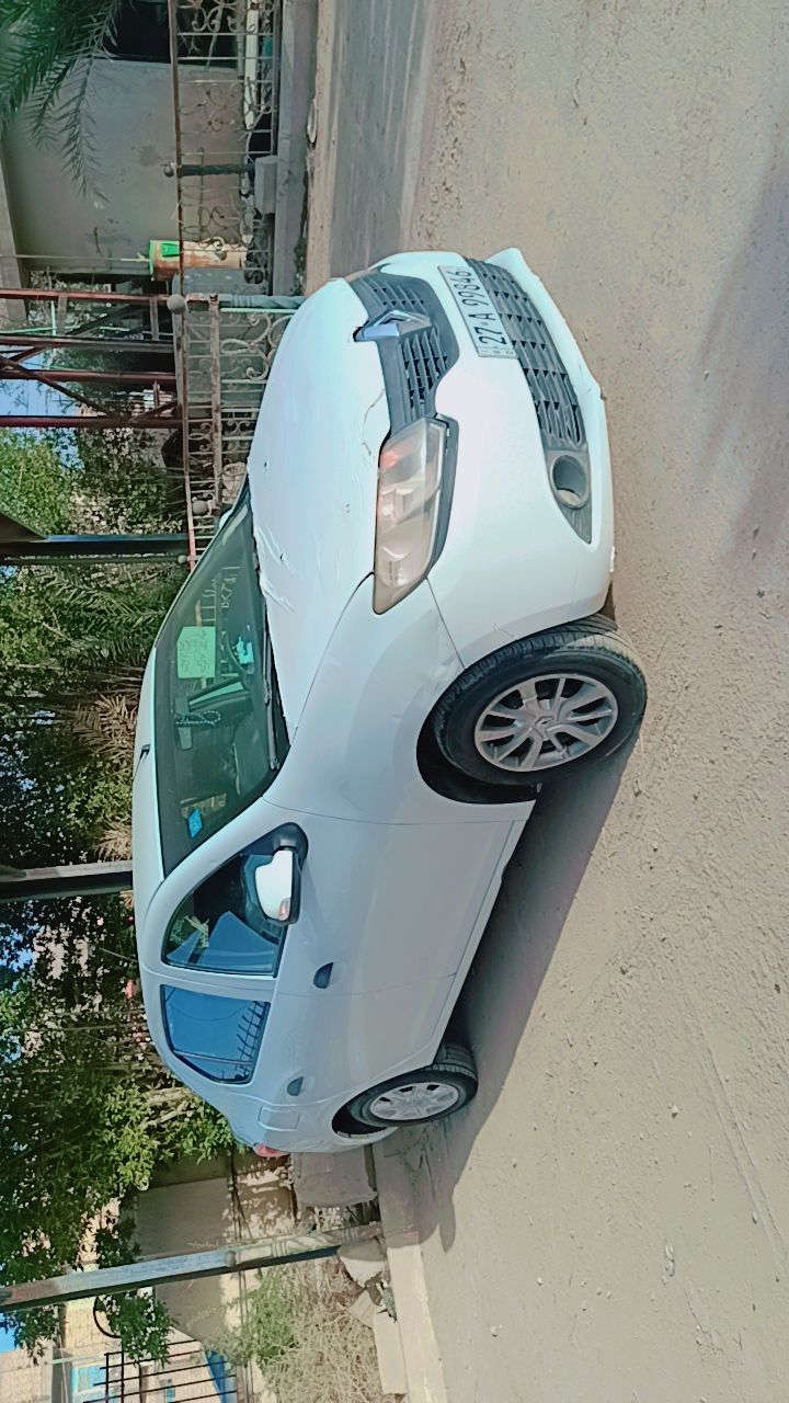 السلام عليكم رينو سمبول موديل 2016 للبيع السعر 67 حره تحويل مباشر حداديه هزه رقم سنويه كلهن جدد تبريد تدفئه سياره ماشه 100 بيه طخات طخه بالبنيد وطخه بالجاملغ محدد بالون الاحمر بدون تصليح المكان ناصريه مركز الاتصال بالرقم ***********
