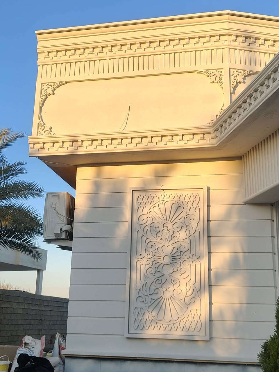 السلام عليكم 
يوجد كادر لتغليف الواجهات بالفوم التركي وطلس وصبغ ولبخ البيوت من الخارج 
 كادر مختص بكل انوع الديكورات الخارجيه 
وبأنسب  الاسعار 
مع تصميم لواجهتك قبل العمل 
وملاحظه: التصميم مجاني 
للحجر او الاستفسار اتصل عل رقم 
او مراسله عل خاص ***********
كادر عمر الدرب
