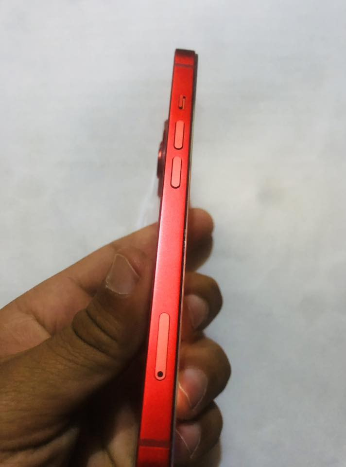 السلام عليكم 
١٣عادي ذاكره ١٢٨ بطاريته ٩٣ الجهاز يرادله برمجه ابيعه ع وضعه وبي نقه بالشاشة سعره ٢٠٠
مكاني كربلاء 
***********
