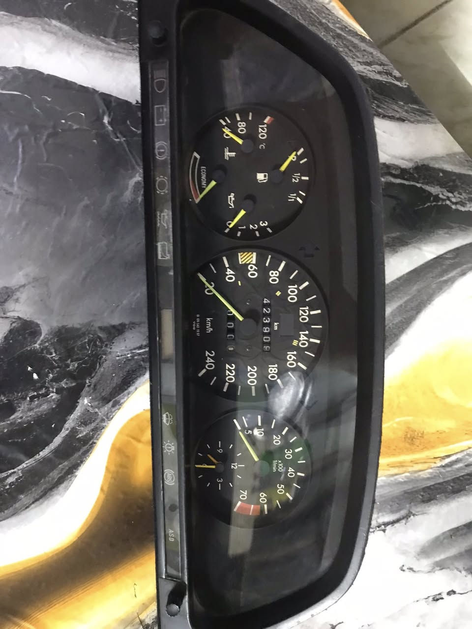 متوفر كيجات مرسيدس بنز رئاسي 300
***********
