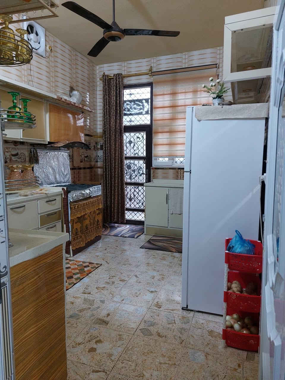 تنزيل للسعر السابق
دار مساحة 232متر طابو صرف حديث البناء غرف نوم عدد ٢  خلف البانزيخانة الحكومية اكسيرات مدخل شارع البلدية 
موقع جيد جدا أن شاءالله وبسعر جيد جدا أن شاءالله ١٤٠ مليون وقابل للتفاوض مكلف بالسعر 
مكتب عقارات بلدروز الحبيبة
 قتيبة البدوي التميمي
 عنوان المكتب الحي العصري
 بدايه شارع خجو


**إذا كنت صاحب هذا الإعلان وتريد حذفه لأي سبب، رجاءا أرسل رسالة إلى الدعم الفني**