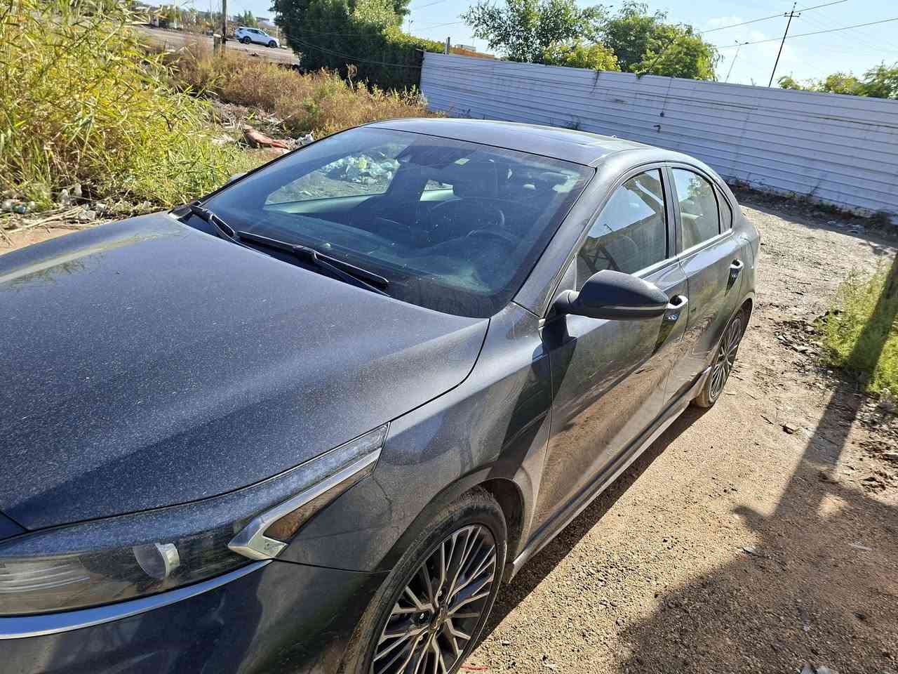 السلام عليكم كيا فورتي جيتي لاين فول مواصفات سياره جديده الضرر موضح بالصوره ولباقي مكفول اي استفسار هذا رقمي *********** موديل 2022
