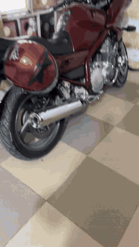 ‏سلام عليكم هاي دراجة مقفولة بال ‏كرتونة السعر 26 ورقة بدون ًًً0771167...