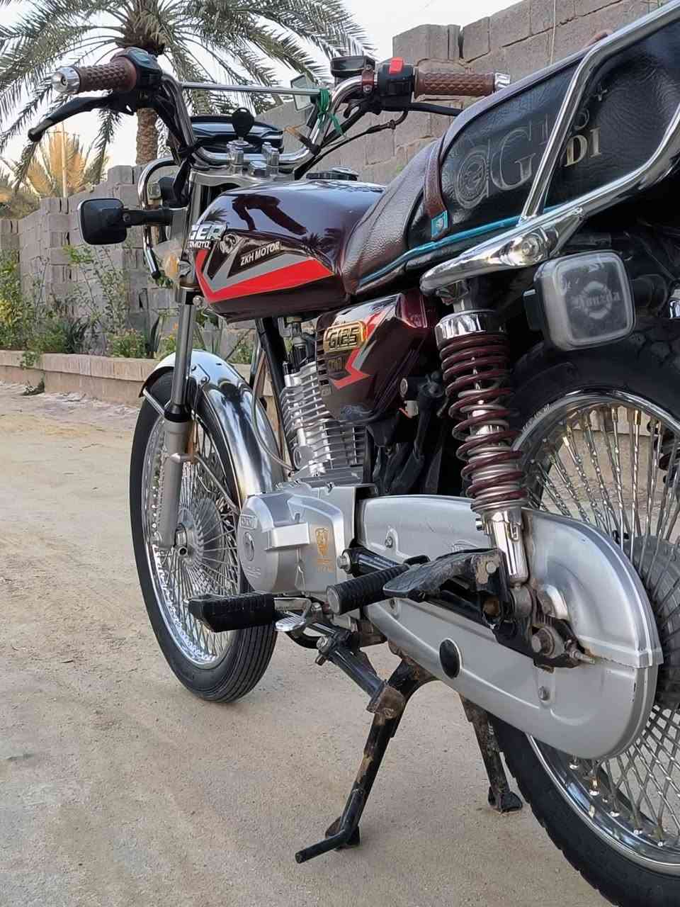 سلام عليكم دراجه تايكر مديل 2023 طالعه 2024 /12/21 مكينه 150 أوراق سكنر محرك ما مفتوح كفاله عامه وتجي بعينك تشوف الشراي يتصل عله هاذه الرقم ***********وبي خير ويدلل السعر 700 وبي مجال للطيبين
