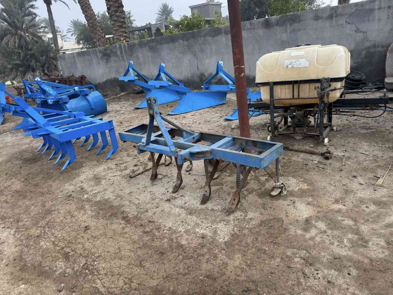 السلام عليكم شباب للبيع معدلان مترين او ٦٠   او خرماشه حجريه ٣ سراوات او مرازات مال مروز او ديجرات مكاني بغداد المحموديه.   ***********.    ***********
