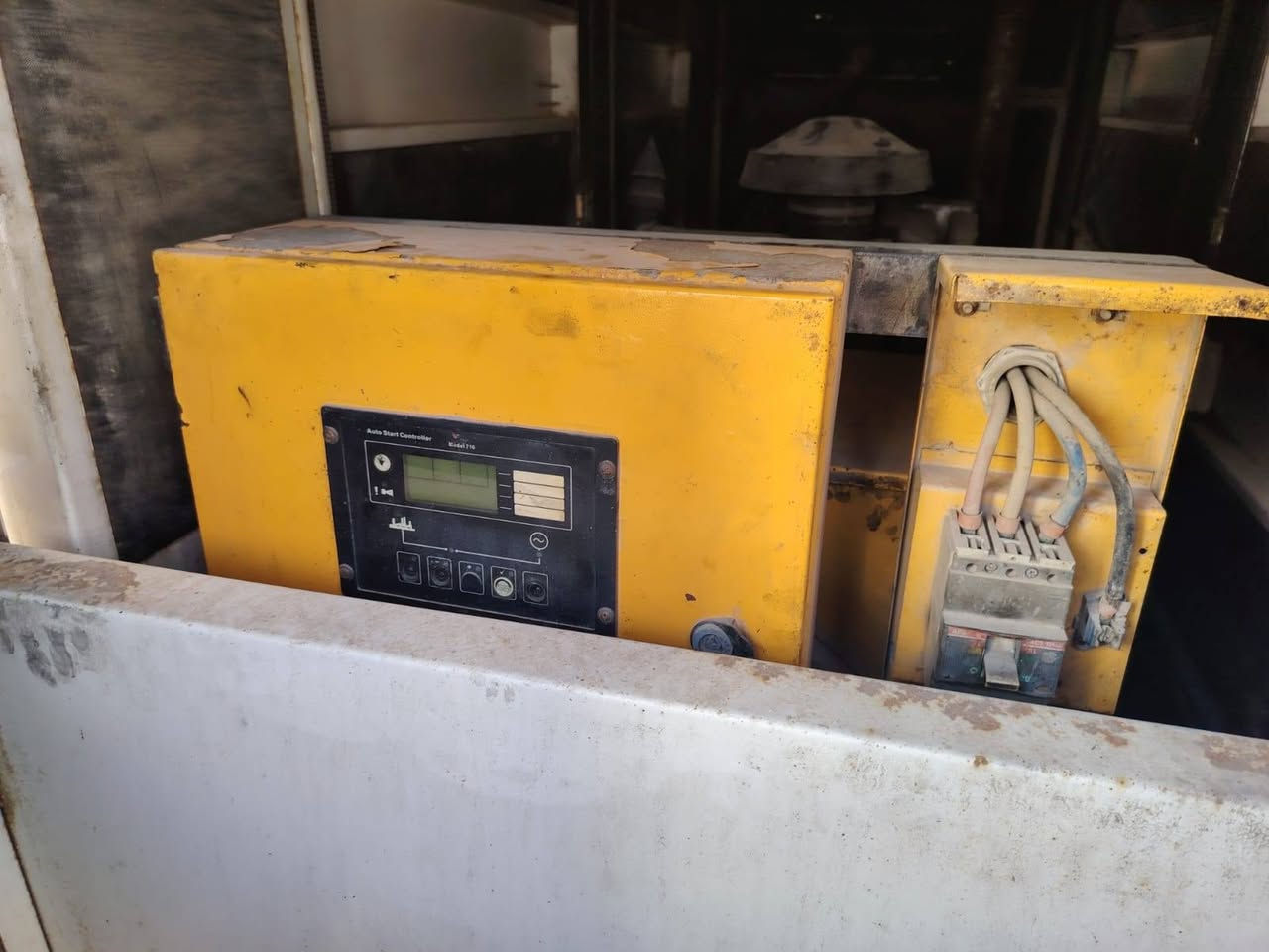 للبيع مولد بيركنز 100Kve أنكليزي سومو ٦ سلندر م بدون تبخير ولا تنقيص ولا نضيح والكاتم مالتها جدآ نظيف أما بيع أو مراوس بمولد أصغر ٦٠ او ٦٥ او ٧٠ kve لأن ماعندي مكان للمولد مالتي 
مكان المولد ميسان العمارة قطاع ٣٠
للأستفسار أكثر الأتصال على هذا الرقم وتدللون
***********
