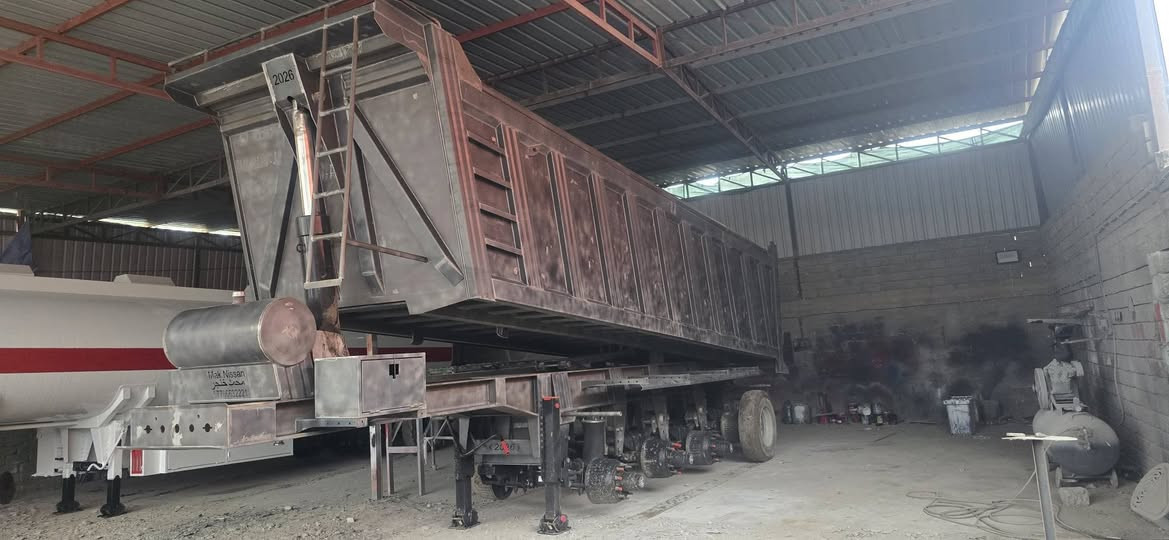 السلام علیکم 
نسافات للبيع 
مواصفات حديد تركي المنشأه 
شاصي  16
4 محاور حجم 16 
أسفل  6ملم 
اصافح 5 +  تكم 6ملم 
سدر 6 ملم + تكم 6 
شرط حديد تركي  ضمان 
جك ونج رفع وزن 110طن 
شريط 10ملم على طول الشاصي 
دبل بيم 
خزان هيدروليك 

متوفر  28متر +30متر 
جاهز صبغ هواء  كهربائيات  درجة أولى 
.
.ا
.
حدادة محمد خنجر 
*********** 
***********
العنوان موصل صناعة بازوايا
