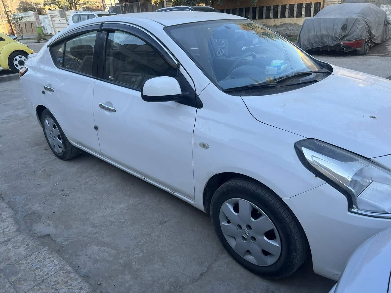 السلام عليكم رمضان كريم عليكم
من رخصه الادمنيه سني هندي ام البليته الزركة موديل 21 باسمي رقم اربيل تحويل ثاني يوم ماشيه 134 السياره بيهة بارد مكفوله من الصبغ  طخات بسيطه سونار ماعندي مواصفت العاديه شاشه وكامره تحكم ستيرن جهة وحده حساس خلفي يدات نيكل سبايدر بلادي ويل 15  الهزه خلصانه والسنويه تنتهي بشهر ال 9 مكاني بعداد المشتل عاضهة ب 105 وبيهة مجال للطيبين 
للاستفسار  *********** ابو سجاد 
واسف على الاطالة
