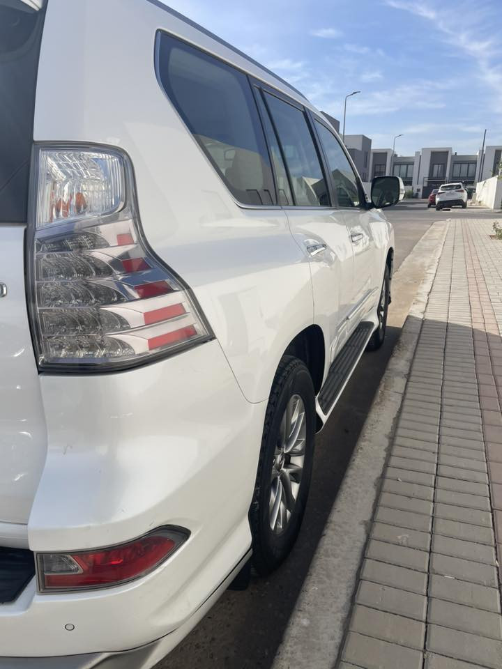 السلام عليكم
للبيع لكزز GX460 خليجية موديل 14ومحدثه 20 كفالة من الصبغ والبارد كاملة مكمله معايزها اي شي دينار متصرف عليها وادامتها بالشركة كاملة المواصفات فول الفول معروفه مواصفاتها للبيع السعر 33 مكانها بغدادللاستفسار الاتصال على الرقم ***********
