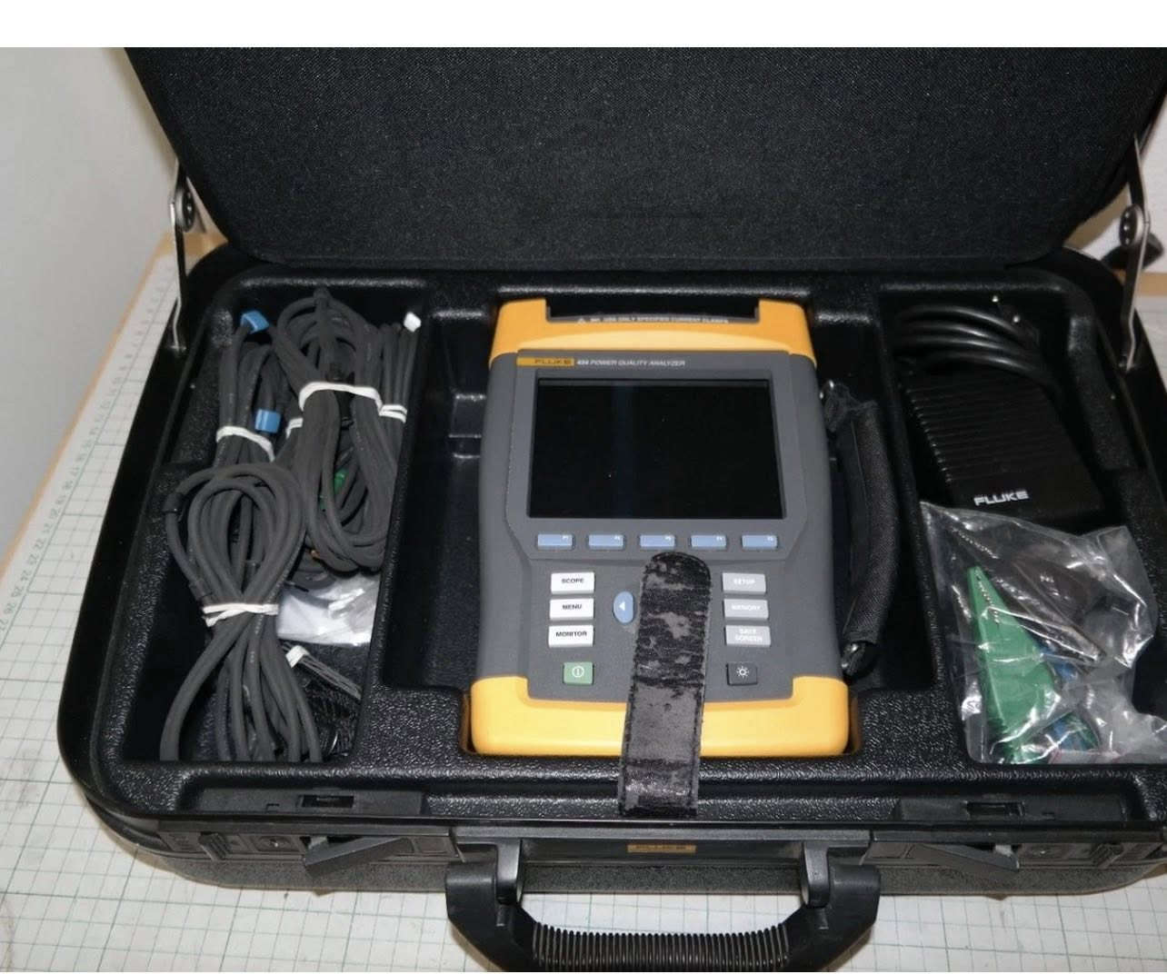 ⚡🔥 تريد جهاز قياس أصلي يشتغل وياك سنين بدون مشاكل؟ 🔥⚡

إذا أنت كهربائي، مهندس، فني صيانة أو تشتغل بالمجال الصناعي
لا تغامر بأجهزة تقليد ❌

اختار القوة والدقة من أجهزة قياس Fluke الأصلية ✅

✔️ دقة عالية بالقياس
✔️ أمان وحماية أثناء العمل
✔️ يتحمل الظروف القاسية بالموقع
✔️ جودة ألمانية/أمريكية معروفة عالمياً

أي موديل تحتاجه من أجهزة فلوك
ملتيميتر، كلامب ميتر، أجهزة فحص صناعية…
📩 تواصل ويانا واحنا نوفره إلك بأفضل سعر

📍 مكان تواجدنا: ألمانيا
🚚 نشحن للعراق – بغداد 
💛 تكاليف الشحن علينا

لا تضيع وقتك بأجهزة رخيصة تخرب بسرعة
استثمر بجهاز يعيش وياك 👌

📲 راسلنا خاص الآن

ويصلك كل جديد اشترك بالصفحة وسوي متابعة


**إذا كنت صاحب هذا الإعلان وتريد حذفه لأي سبب، رجاءا أرسل رسالة إلى الدعم الفني**