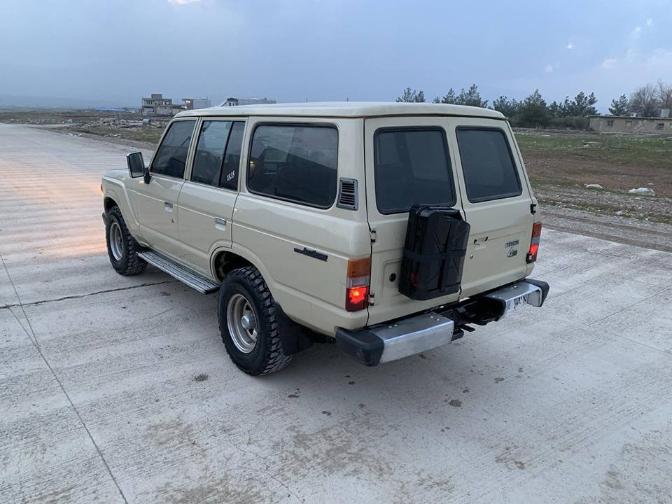 لاندگڕۆزەر مۆدیل 1985ئاڕم پلاستیک سلیمانی دوو ئیف و چوار گێڕ مەکینە و ئەکسل دەبڵ ئەکسل بە شەرت مەکینە تازە تەحمیرەکارەبای گشتی مەزبوتە سەیارەکە زۆر تندو تۆڵو جوانە مالی دۆستە سعری 33گەڵاو مەجال شوین پیرەمەگروون ***********
*********** السليمانية, العراق
