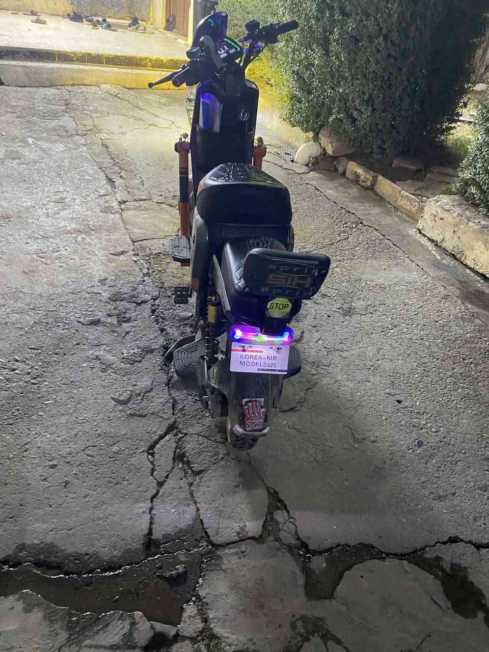 اسلام عليكم ماطور شحن  مناقصو  اي شي كلو شغال بطاريات ما بيها شي الماطور جاهز   السعر ٤٧٥  وبي مجال متواجد على الفيس هذا رقمي ***********
