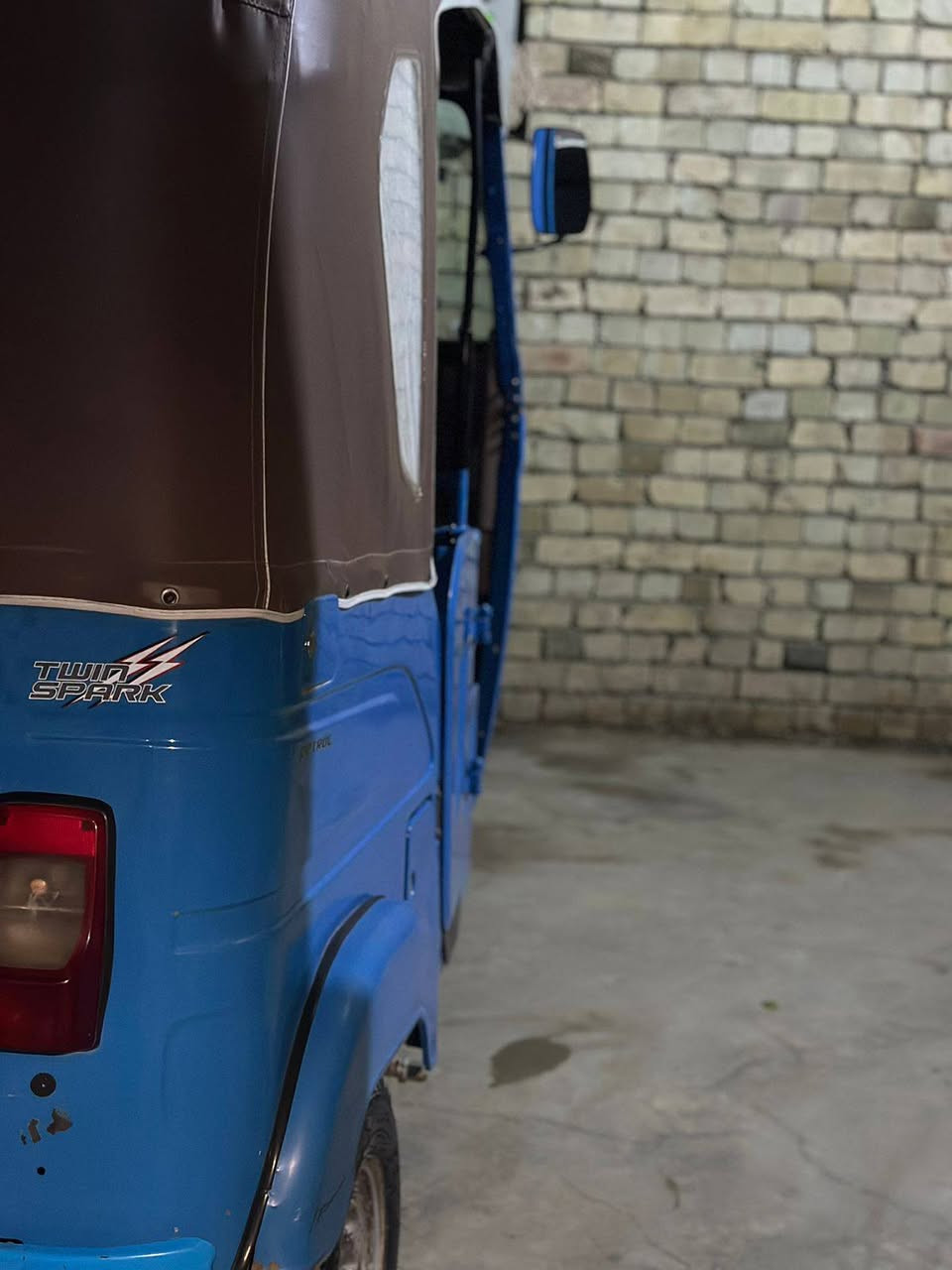 تكتك لبيع 22شهر12مضلع كفاله بغداد النهروان ***********
