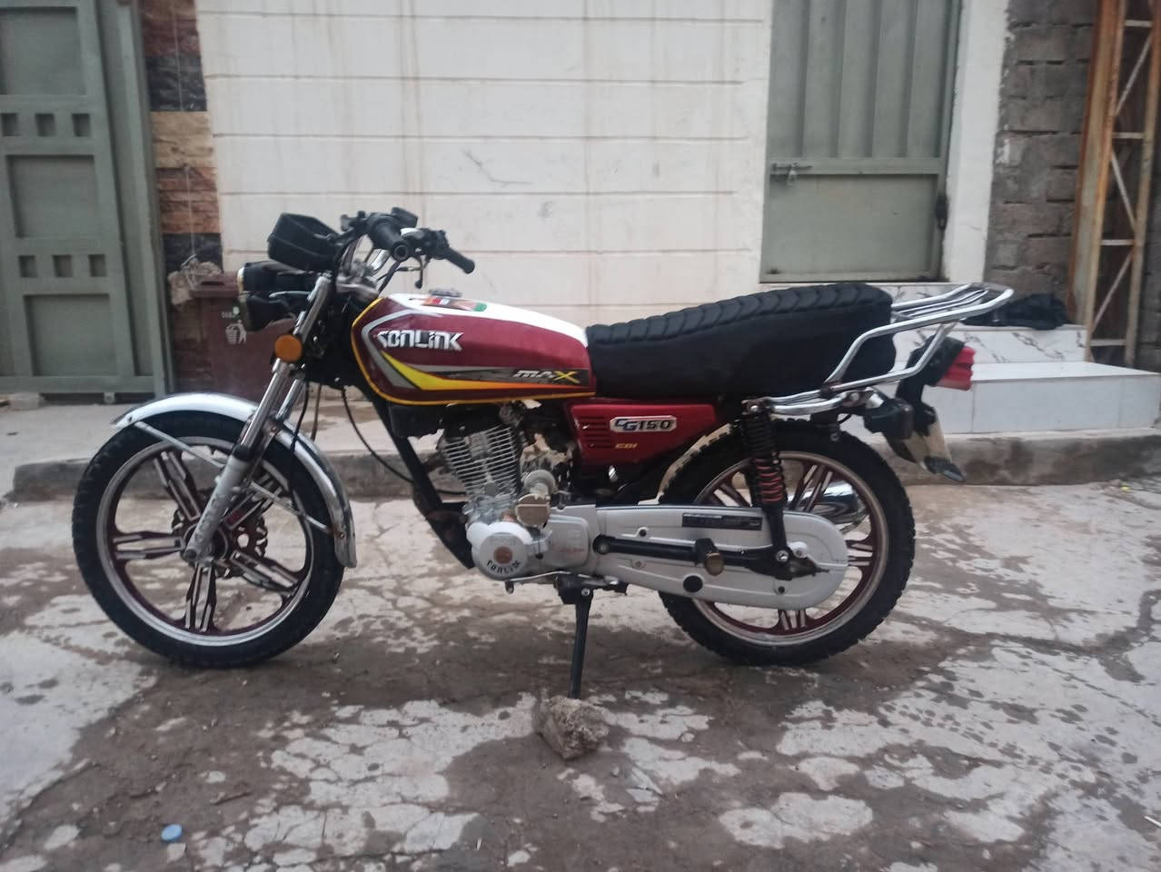 سلام عليكم دراجه موديل 23 كله شغاله منفيس كامله سعره 425 وبيه مجال قليل كلش رقم الهاتف ***********
