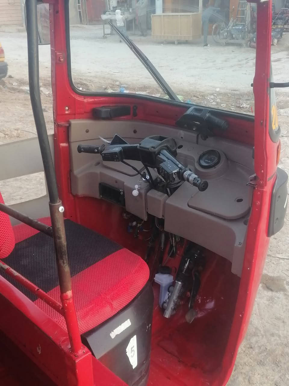 سلام عليكم تكتك موديل 18 رقم نكليزي تحويل مباشر خير من الله مصبوغه عام جماليه لعنوان مكتب بيروت رقم *********** تصل وتدلل
