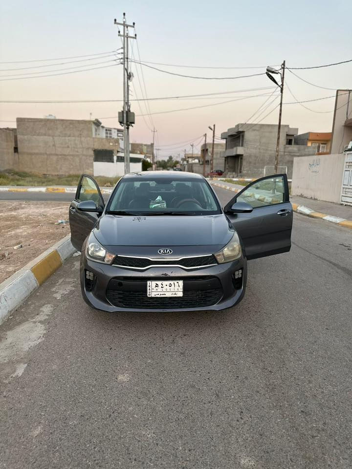 كيا ريو الشكل الجديد موديل 2018 
محرك 1600 
محرك وكير  بلاد كفالة 
مواصفات 
كامرة خلفية 
رادار
كشن جلد
شاشة تدعم كار بلي
تحكم ستيرن 
قفل سرعة 
نضام اوتو ستوب 
السيارة استخدام شخصي ماشية ٧٠ الف 

حادثها كما مبين في السونار مرفق بالمنشور 
السعر ٩٥ وبيها مجال 
الاتصال ***********
