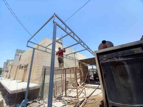 سلام عليكم حداد حداده عامه لعمل السقائف الكيسبان وغيرها والكرفانات والمحجر مكاني نجف. خاص مفتوح رقم ***********
