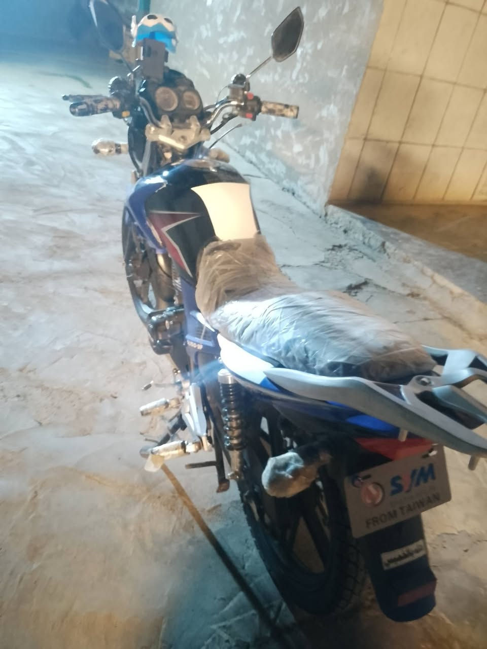 من رخصة الادمن موطور سايم سونك للبيع كلشي ما ناقصه كهربائيات كلها شغاله عنواني القريه العصريه السعر 750وبي مجال ***********واتساب
