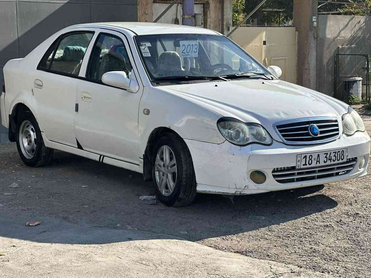 جيلي سي كي 2013 رقم بابل انكليزي بسمي
محرك كير  تبريد تدفئه شرط 
كهربائيات  بلاديه 
 قفل مركزي 
 ٤ جام كهربا 
مرائه جانبيه تحكم و تدفئه 
 مراوس   حسب القناعه 
***********
