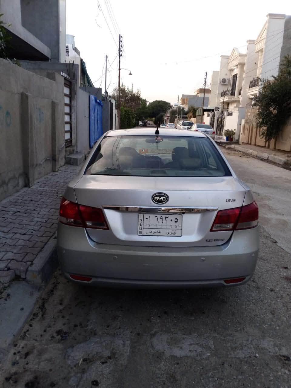 للبيع بي واي دي ٢٠١٣ رقم نينوى مشروع وطني صاحبها الشرعي بلموصل كابون بانزين بيها سنويه لل٢٠٢٨ لون رصاصي بيا جاملغ  والسياره بدون بارد او صبغ  السياره فول بصمه وفتحه السعر ٦٨ وبيها مجال للستفسار علرقم ***********
