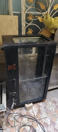 دفايةكهرباءيةللبيع طولها١٢٠ سم وعرض ٥٠ سم وارتفاع ٦٠ سم السعر١٥٠٠٠٠  ج...