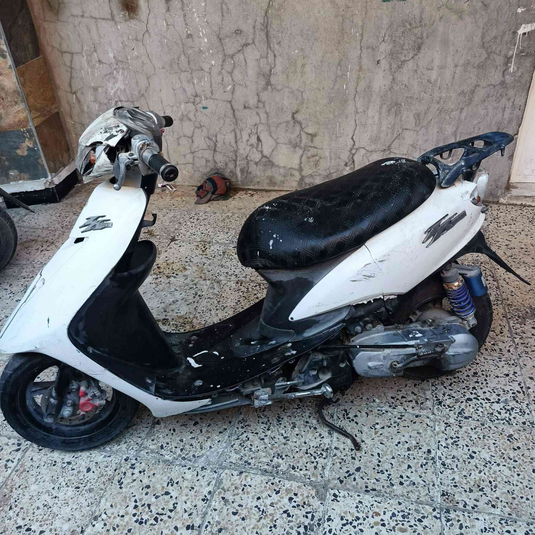 سلام عليكم عصفوريه شغاله وحلوه بس الصالنصه شويه مطمومه 
السعر ١٢٥ 
مكاني البلديات التراث 
***********
