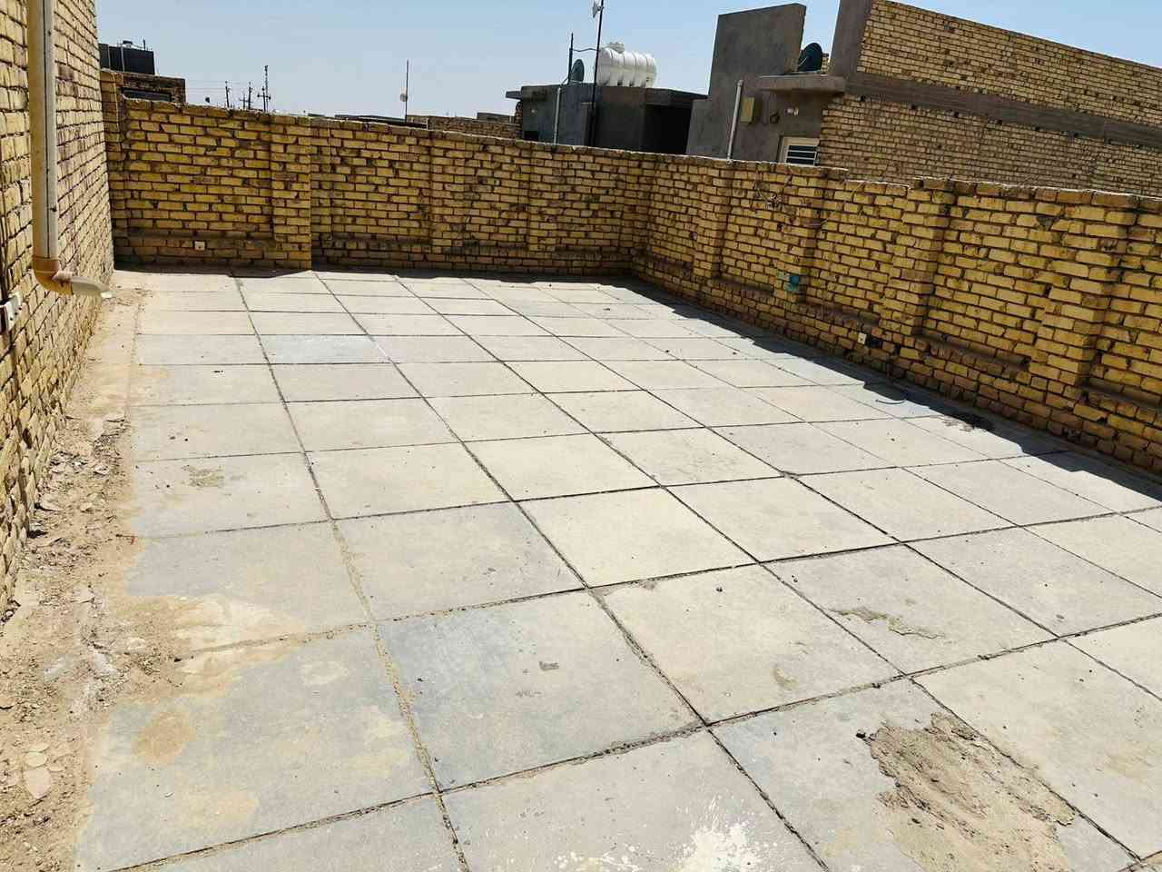 على بركة الله 
دار سكن للبيع بالقاطع طابو صرف باسمي مباشر التحويل بل عقاري 
 كل الخدمات متوفره الدار طابقين مقابيل الصفوه شارع التبليط طابقين الاول يحتوي على استقبال كبيره ومجمع صحي مجاور الاستقبال وغرفتين وصاله ومطبخ وصحيات خارجيه وداخليه  والطابق الثاني ثلاث غرف وصاله سطحين  
المساحه [260] متر
الواجهه[ 13]متر  والنزال 20 متر
بناء جديد كله طابوك وكونكريت الاساس والسقف الاستفسار الاتصال على الرقم واتساب او مراسله الصفحه شخصيا

***********  وتساب 
***********
