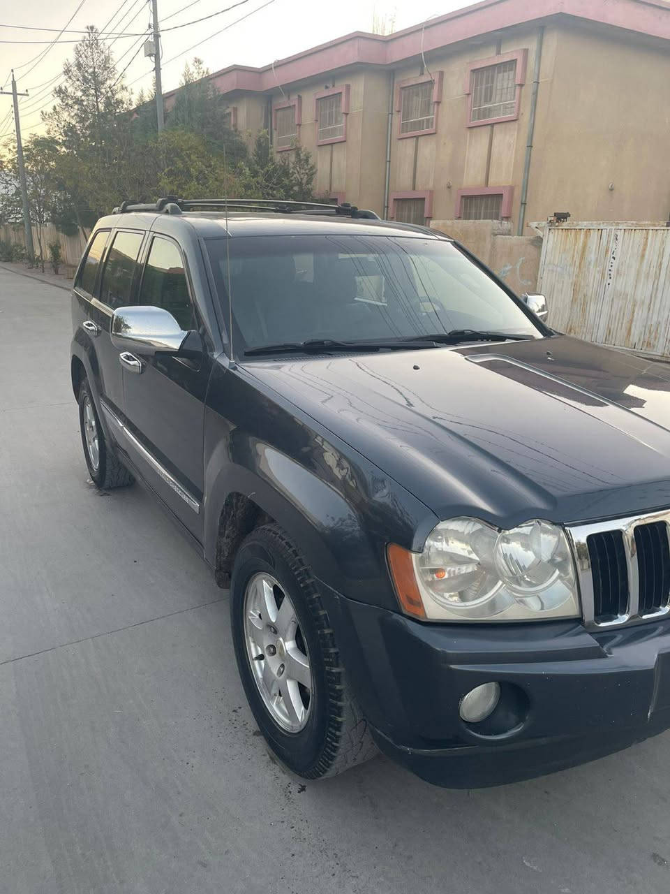 سلاموعلیکم جیب لاریدوو 2007بوفروشتن گیرو مەکینەی بەشەرتە تاخم پیشی تازەچاکراوە مەسروفی باشی بوکراوە سەنەوی تا2030تازەیە بەناوێ خۆمانەوەیە تەحویل غرامەبراوە بەشەرتە کارتی بەنزینی لەگەڵایە کارەبای مەزبووتە تەبرید ساردوو گەرم مەزبووتە سەیارەکە سەیارەی مالەو جایزە سعری93گەڵاو مەجالی برایانەی تیایە
ژ.م***********
شوین کرکوک
