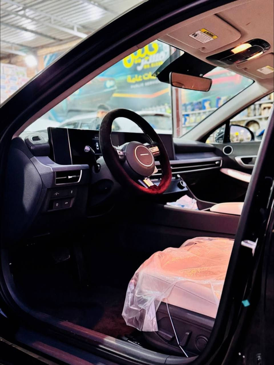 بيع مستعجل
سوناتا 2025
الشكل الجديد
سيارة بدون ايرباك وجه كبس 
بيها الباب و الجاملغ الخلف السايق 
ماشية ١٢ الف قابل للزيادة مايل
السعر 200  ورقة وبيها مجال بسيط  

المواصفات :

بصمه. + ابواب
المحرك : 2.5L (اربعة سلندر)
لايتات زينون اصل مع حاجب LED مع اشارة LED
رادار امامي مانع تصادم
رادار جانبي (نقاط عمياء) بالمرايا الجانبية حديد مسار وقيادة ذاتية
كامرة خلفية دوارة اصل مع الستيرن
شاشة الدشبول حجم كبير للتحكم بأيعازات السيارة تحكم فول كهرباء لكرسي السائق نشغيل عن بعد
كيرتعليك + كير 8 نمر +شفتات ستيرن
٣ وضعيات قيادة
كيلو متر ديجتال
نحديد مسار الطريق
سايد بريك دكَمة
تحكم ستيرن جهتين بلوتوث وحاكية وكروس سرعة وتحكم صوت
مانع انزلاي )
مكان السيارة النجف للتواصل 
تلفون او وتساب ***********
