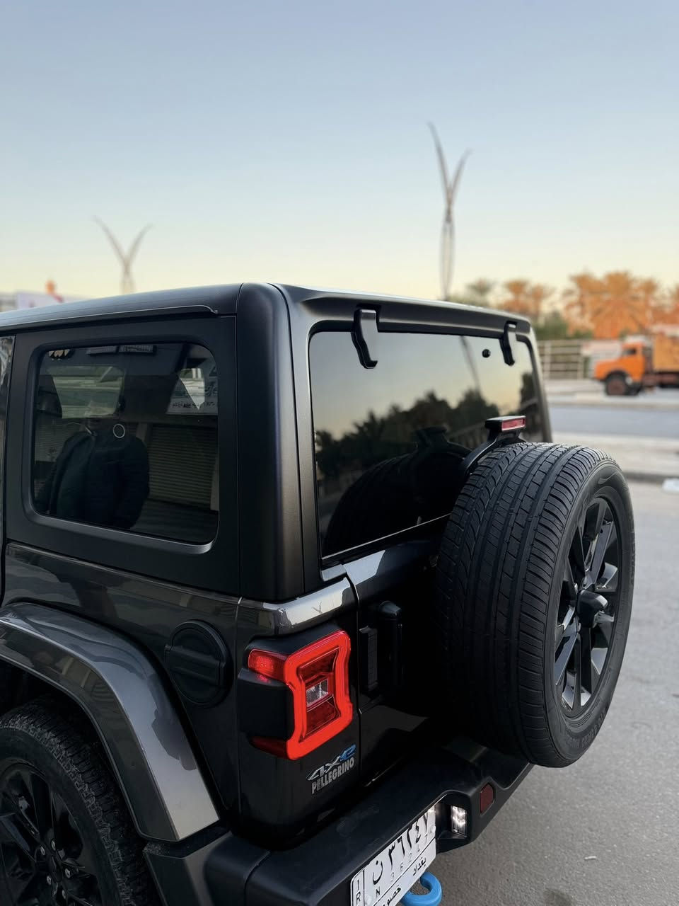 يا الله
السلام عليكم
جيب رانكلر 2023 هايبرد 4xe
‏SAHARA
دفع رباعي 
كير اوتماتيك
ماشيه 30الف 
تشغيل عن بعد
محرك 2.0تيربو
كشنات جلد 
سستم سماعات ILPINE
تدفئه كشنات وستيرن
السقف قابل للفتح /البيبان كذلك
تبريد قطعتين
تحكمات ستيرن
رقم بغداد 
السياره كامله مكمله 

السعر:30,000$ قابل للتفاوض

للاستفسار:***********
                    ***********
