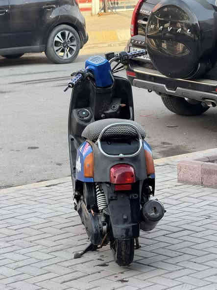 السلام عليكم 
ماكس بوليسي للبيع او المراوس بماكس عدله دراجه نوزل خير من الله مكينه بلاديه ممفتوحه تجي تفحص وتجيب وياك الف فيتر دهن جديد صدر جديد بلاديه للاخير كهربائيات كلها شغاله مابيها اي نقص 
عنوان الدراجه بغداد  
للاستفسار *********** 
السعر 500 وبيها مجال حك الجيه
