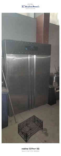 اغراض مطعم للبيع سبالت الواحد 400$كراسي اربعه وميز 100$براد 15ورقة$ واكو غراض مطعم كامله موجودة اربيل ***********
