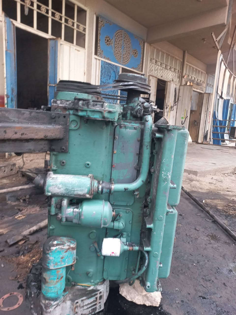 محرك سكانيه ١١٣ ٨٨ سايس ١٠ بي بخار  ***********مكان بغداد معامل
