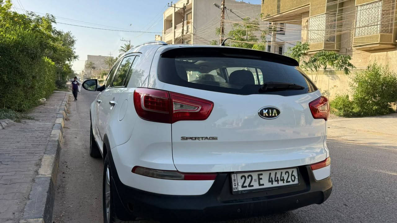 كيا سبورتج موديل ٢٠١٢ خليجي فوول مواصفات رقم أربيل دولي سنويه رقم جديد بانوراما تشغيل عن بعد محرك ٢٠٠٠ دووش شاشه كبيرا كامرا دواره فوول تحكمات يدات نيكل بيه ٤ قطع صبغ بدون دواخل بدون شواصي بدون لغود بدون ايرباك كير محرك صدر تبريد جديد وكاله تحويل مباشر السعر  110  الاتصال ***********
