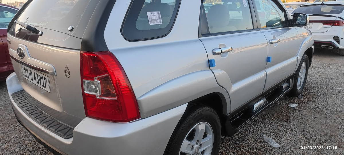 سبورتج 2009 خليجي 💪🏻 ومكفول 👍 وفول 🥰🥰 
دواخل صاج 
شاشة وكاميرا خلفية 
فتحة سقف 
محرك 2000 
تبريد خلفي 
السيارة جديدة جداااا وواضحة من الصور 
للمزيد من المعلومات زيارة معرضنا الكائن في الناصرية شارع يا حسين او الاتصال على الرقم التالي 
***********
