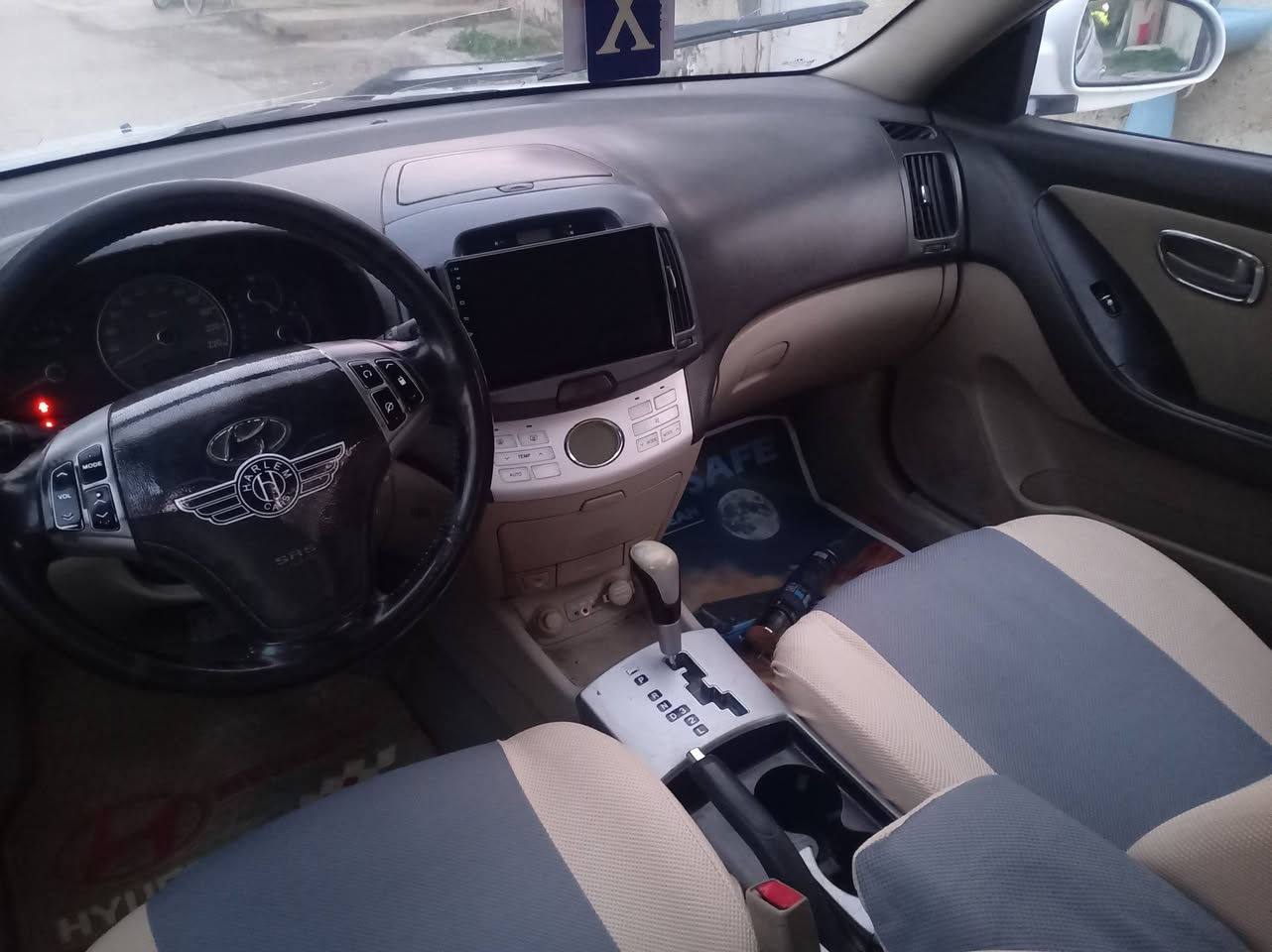 السلام و عليكم
سياره افانتي موديل ٢٠٠٧ 
 رقم ديالى
 مشروع وطني
محرك وكير مكفولات
 لا صرف ولا تبخير
تبريد شغال
صدر امامي خلفي جديد
تخم تاير السياره جديده جاهزه مكفوله من الصبغ و الضربه و المعجون 
موصفات تحكم استيرن
شاشه كامره اشاير
المكان بعقوبة تقاطع الساده
السعر ٩٠ السونار مرفق لكم مع الصور 
الاتصال على الرقم ***********
