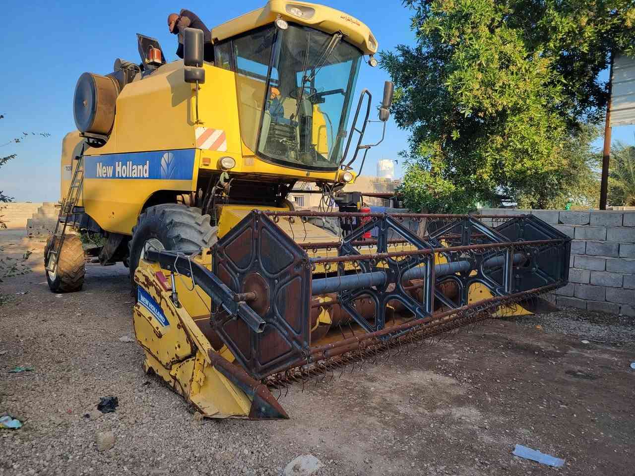 السلام عليكم للبيع حاصده 2013 مكفوله من كصر وفطر فول عادي اربعه بلم قايش
رقم اربيل 
مكاني واسط الكوت ناحية الدجيلي 
سعر 65 وبيها مجال ***********
