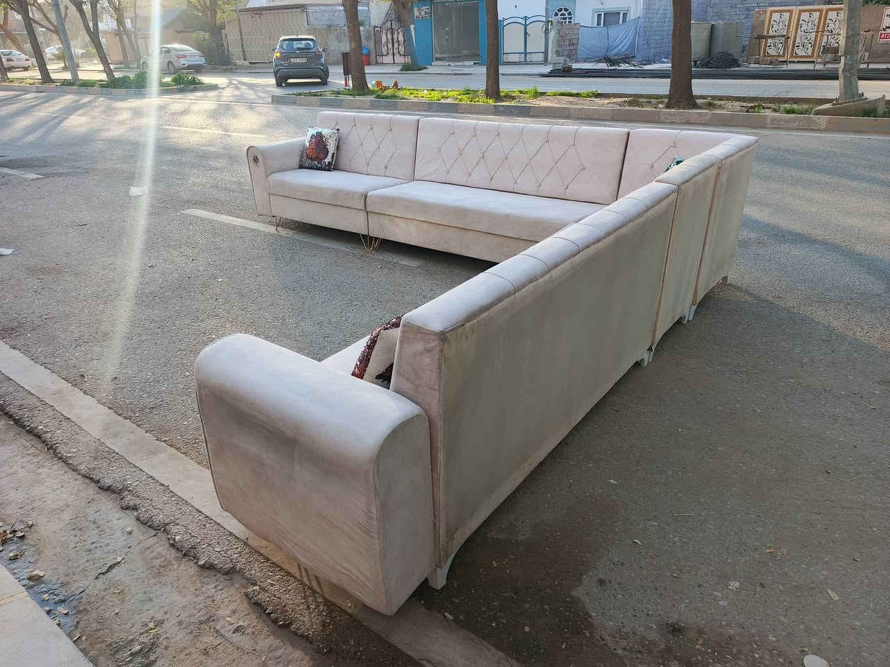 فرۆشتنی خیرا
ئە م تاقمە ئیڵە بۆ فرۆشتن
10نە فە رییە دە سکردە
فوڵ خوسوسیە 
نرخی تە نها 170هە زار
ژ.م***********
شوین.کە لار
