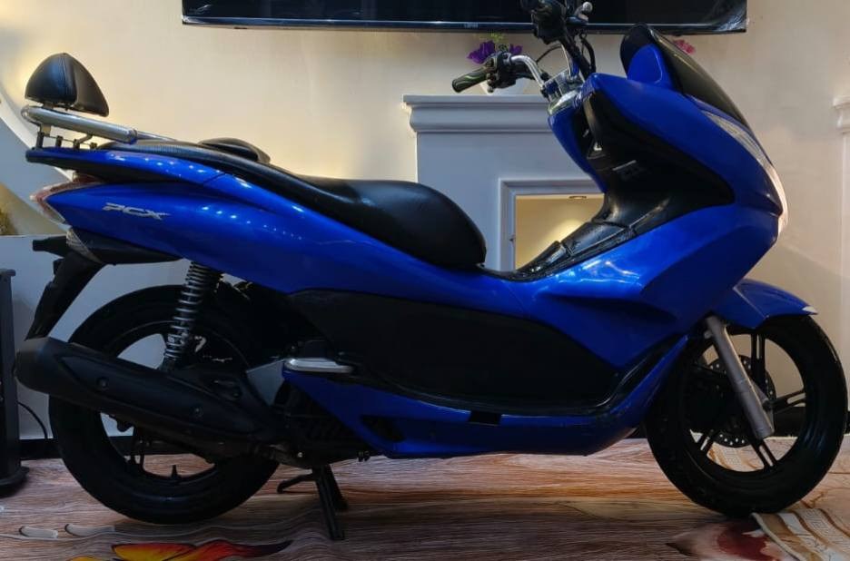 السلام عليكم pcx جيل الاول ياباني jf استان حساس وحساس ازدحام دراجه تخبل جيب فيتر وتعال السعر ١٢ وبيهه مجال حك الجيه واتساب ***********
