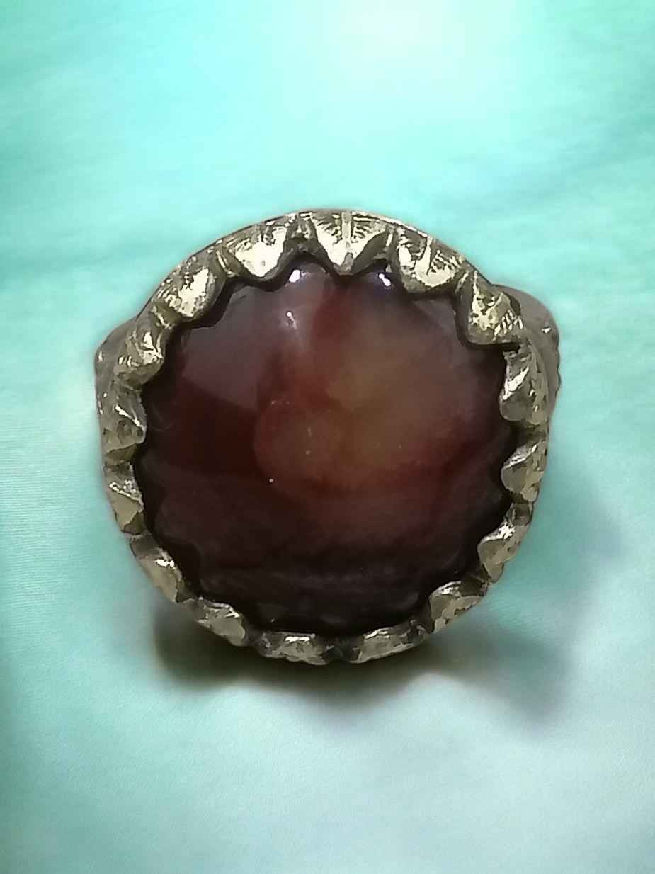 خاتم نحاس متوج بعقيق اليماني الأحمر المجزع الطبيعي قياس الخاتم 24 قابل للتصغير والتكبير بغداد, العراق


**إذا كنت صاحب هذا الإعلان وتريد حذفه لأي سبب، رجاءا أرسل رسالة إلى الدعم الفني**