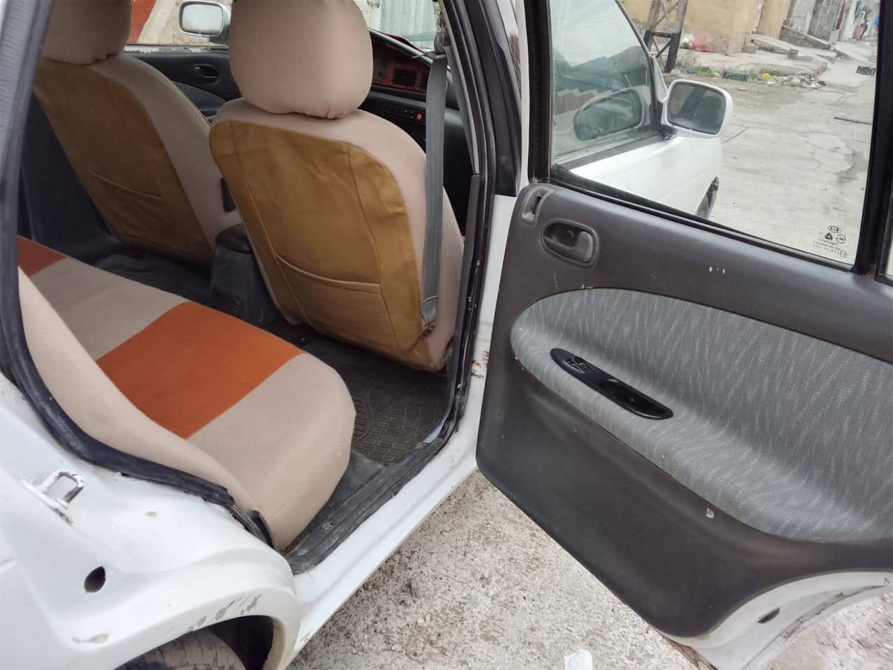 السلام عليكم سياره سيفيا موديل 95 للبيع خير من الله صدر امامي خلفي نظيف نقص درايم شيفت مع بوربرن الخلفي سياره بدون ضرر بدون دعمه مصبوغه عام بيها طخة خفيفة بجاملغ بدون داخل
شرط تحويل عقد مروري السعر 33
مكان بعقوبة 
***********
