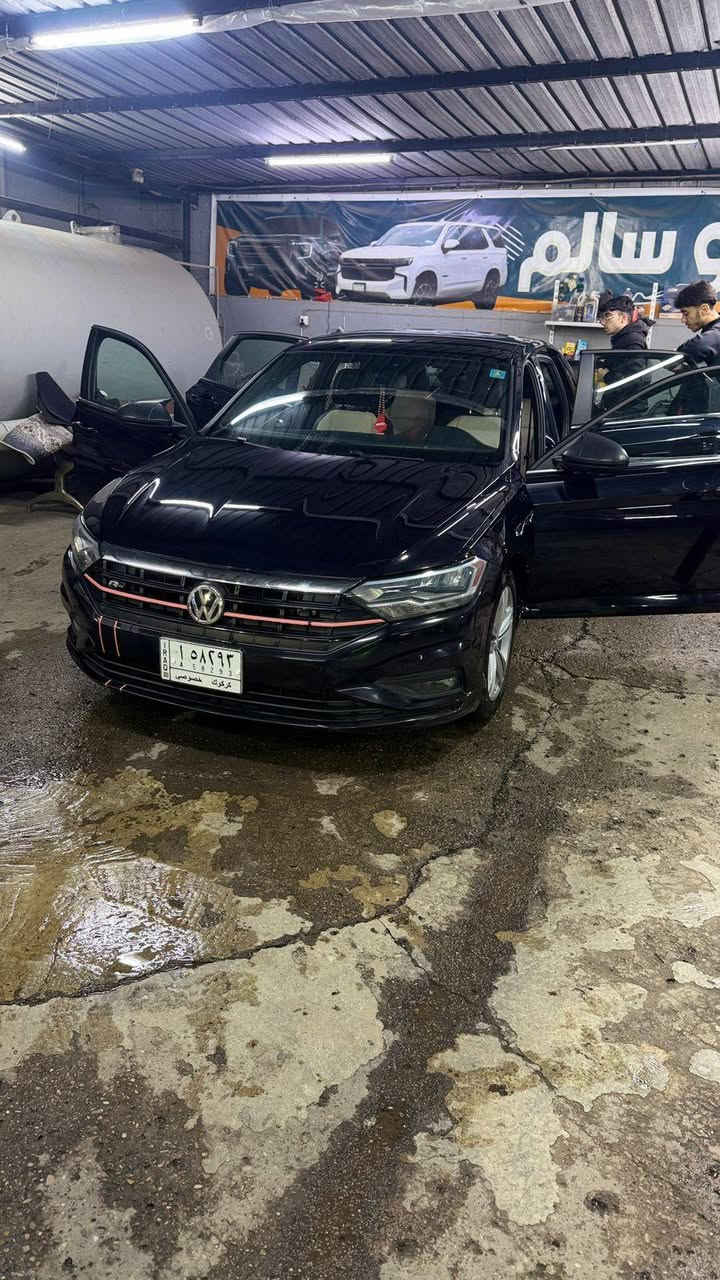 السلام عليكم للبيع جيتا ار لاين واحد على واحد  2019 مرقم كركوك باسمي ودفتر بنزين داخله للعراق كلين بدون ضرر اهنا بالعراق صار بيها تعديل بارد بالجاملغ طرف السايق صور الحادث مرفقة مع صور واضحة 
كشنات جلد
تدفئه كشن 
رادرات جانبيه وامامي وخلفي 
نقطه عمياء 
3 وضعيات قيادة 
محرك 14 تيربو
سقف بانوراما  ارلاين. 
توقف ذاتي 
ويل كروم 
تايرات و صدر جديد
مكان السيارة كركوك سعر 150
***********
