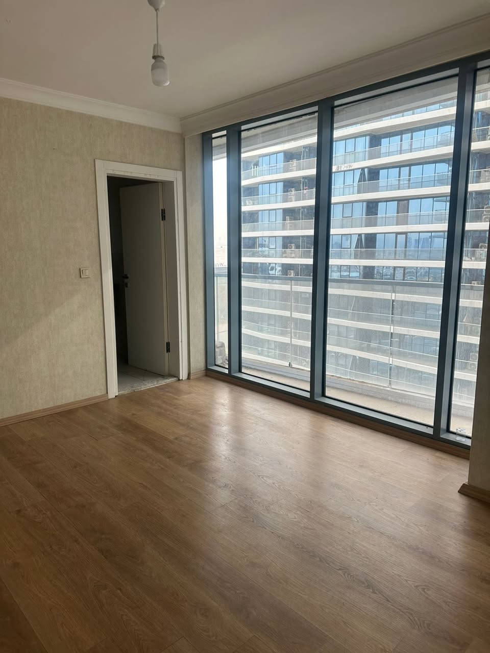 شقة في ويڤي اڤينيو 
السعر : 108،000$ ( قابل للتفاوض ) 
شقة : غرفتين نوم
الحمامات : 2 
المساحة : 112 متر  
ركن 
رقم الطابق : 8 
برج : A

للاستفسار والتواصل 
***********
