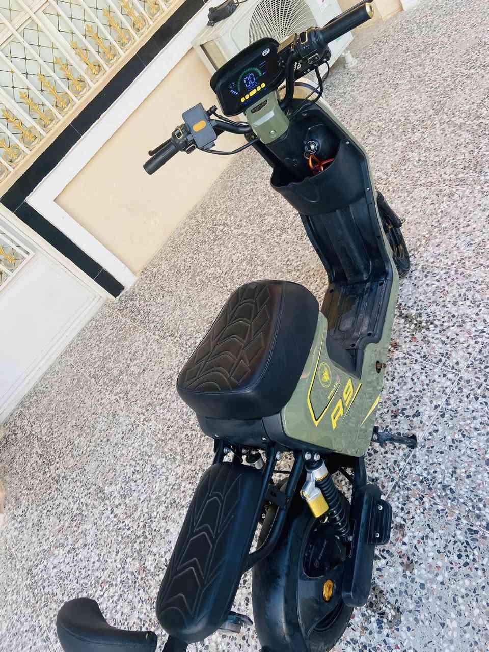 لسلام عليكم دراجه شحن للبيع نوع R9 موديل 26 دراجه جديده اي عطل مابيه  سعر 400 بيه مجال عنوان بغداد جسر ديالى ً ***********
