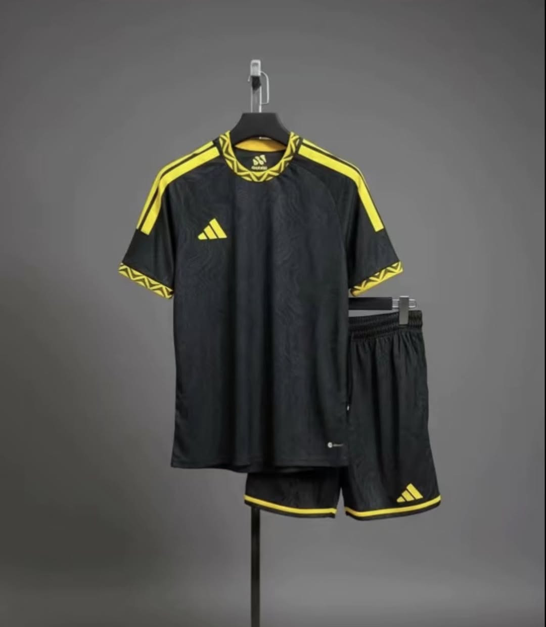 ادريس اصلي تايلندي مثقب 

تجهيز الانديه والفرق الشعبيه 

قطعه صحيحه ✅👌


**إذا كنت صاحب هذا الإعلان وتريد حذفه لأي سبب، رجاءا أرسل رسالة إلى الدعم الفني**