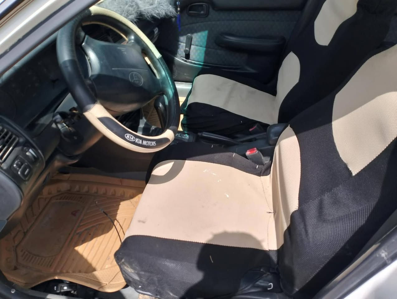 سيارة كورلا للبيع موديل 92 لون ابيض كير ومكينة مكفولات تبريد شغال عوزة بس غاز باسمي السيارة مكينة١٦٠٠ عنواني واسط قضاء الحي رقمي ***********
