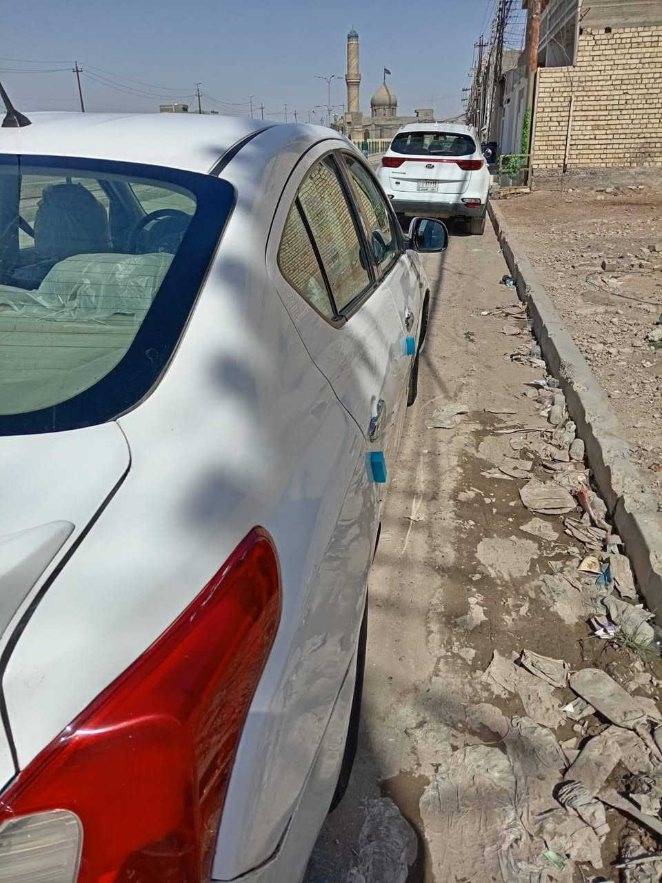 السلام عليكم سني هندي موديل 21 رقم بابل باسمي انكليزي سنويه جديده وهزه جديده سياره كير ومكينه خير من الله بيهه ضربه من الخلف   سعر السياره 88 وبي مجال بسيط حك جيه مكان سياره بغداد تقاطع درويش ***********
