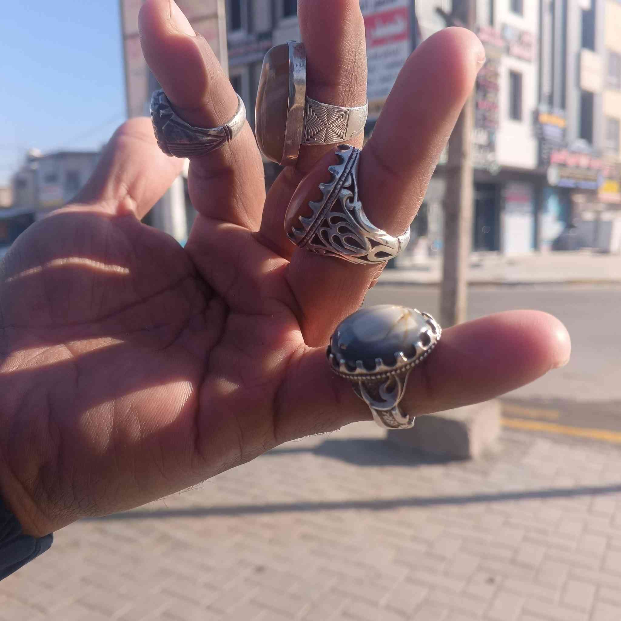 سلام عليكم محابس فضه لبيع مكان بغداد الحريه ***********السعر 125قفل
